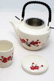 Biały ceramiczny zestaw do herbaty