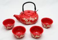 Czerwony ceramiczny zestaw do herbaty w kwiatki